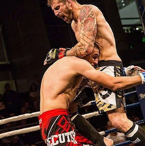 Igor Krstić pobedio svoju prvu profesionalnu MMA borbu!