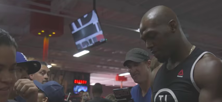Pogledajte “trening za publiku” uoči UFC214! (VIDEO)