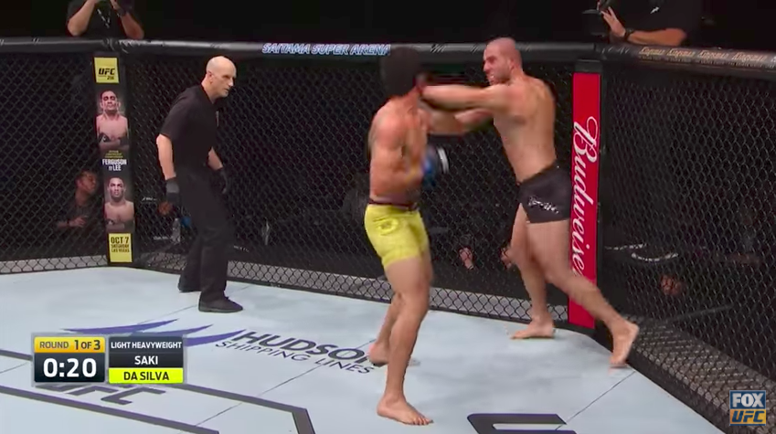 Pogledajte brutalan nokaut Gökhana Sakia u njegovom UFC debiju! (VIDEO)