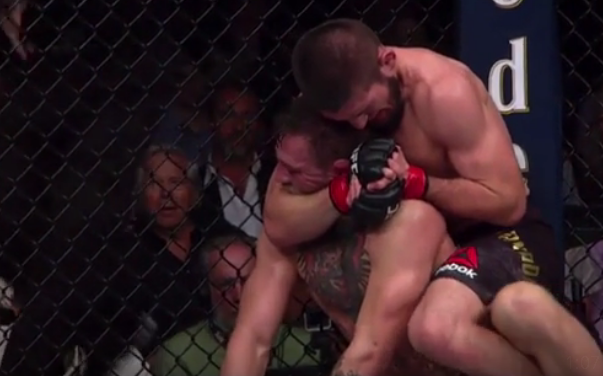 SUDAR SVETOVA-OPŠTA TUČA U LAS VEGASU: Nurmagomedov pobedio McGregora i odbranio UFC titulu! (FOTO+VIDEO-CEO MEČ)