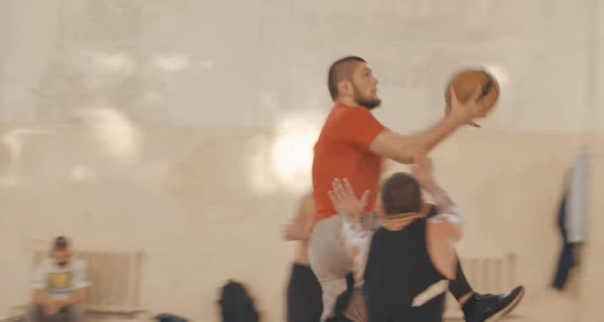 OVAJ BORAC PROBAO JOŠ JEDAN SPORT-Pogledajte kako Habib igra košarku! (VIDEO)